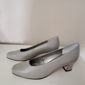SUPER CLEAN ROS HOMMERSON HEELS SIZE 6.5